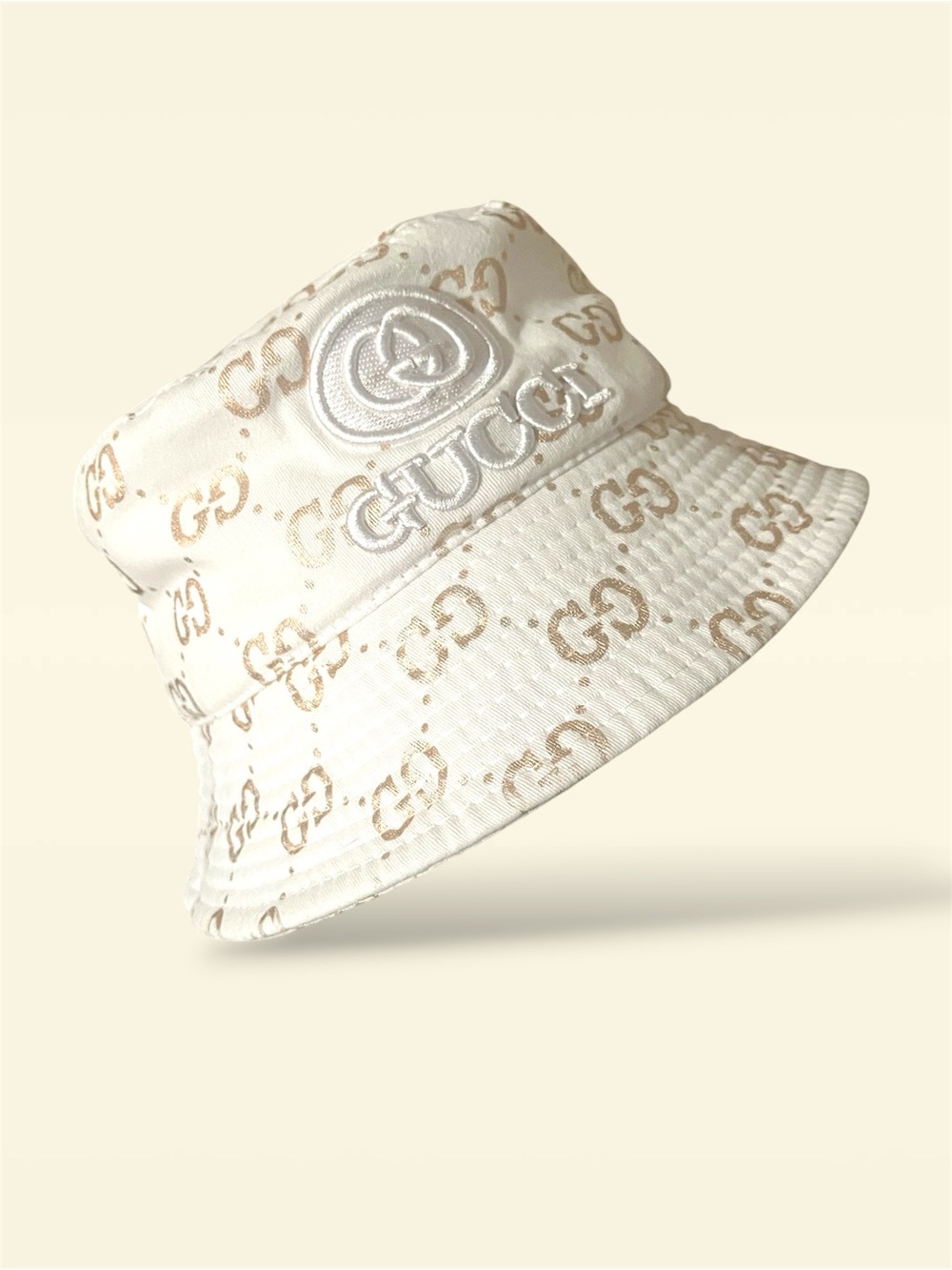 or Free with $100 Purchase Kid Size White & Gold GG Logo Bucket Hat New Perfect